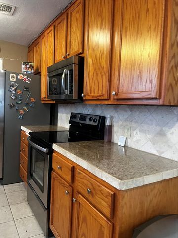 6161 Walla Avenue, Fort Worth, TX 76133