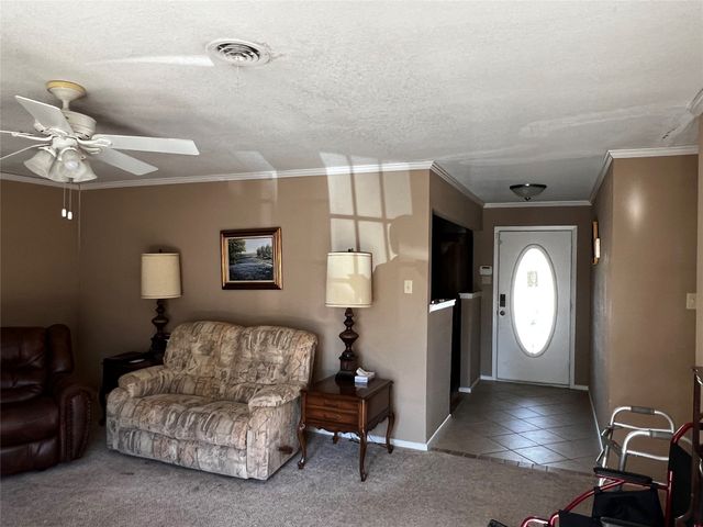 6161 Walla Avenue, Fort Worth, TX 76133