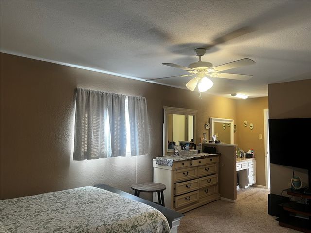 6161 Walla Avenue, Fort Worth, TX 76133