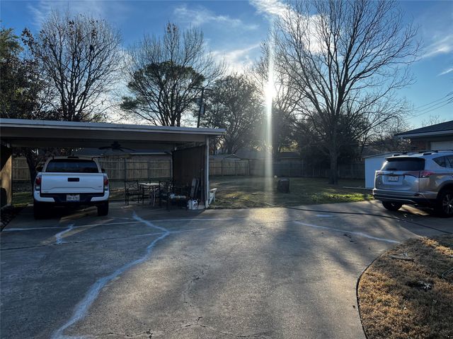 6161 Walla Avenue, Fort Worth, TX 76133