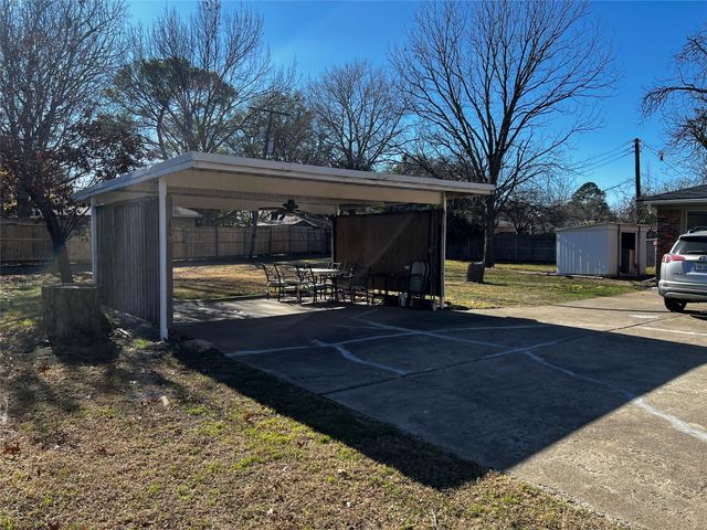 6161 Walla Avenue, Fort Worth, TX 76133