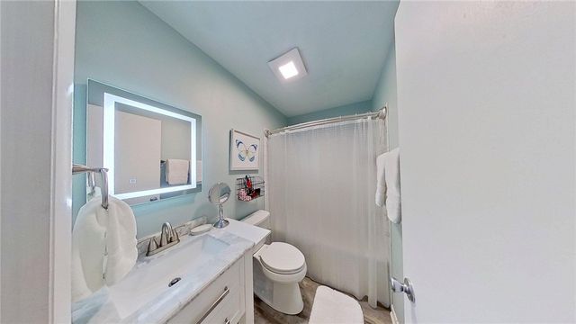 805 Mallery Street E, St Simons Island, GA 31522