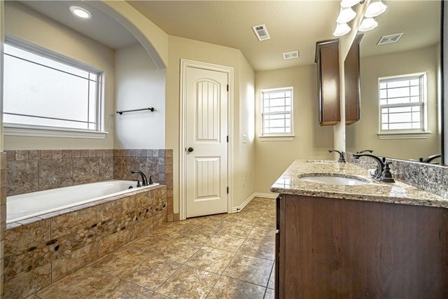 2005 SW Birch Street, Bentonville, AR 72712