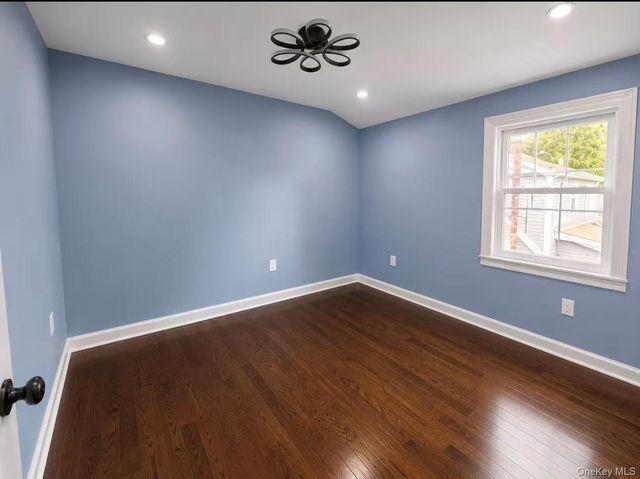 24813 139th Avenue 2F, Rosedale, NY 11422