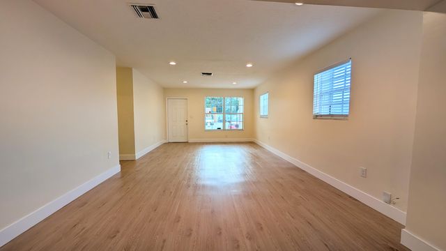 541 N 68th Way, Hollywood, FL 33024