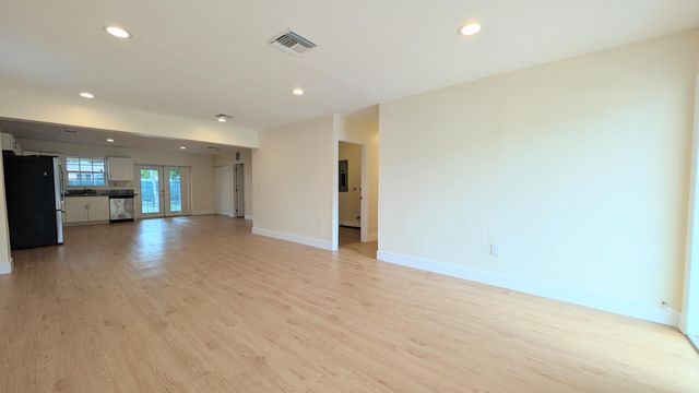 541 N 68th Way, Hollywood, FL 33024