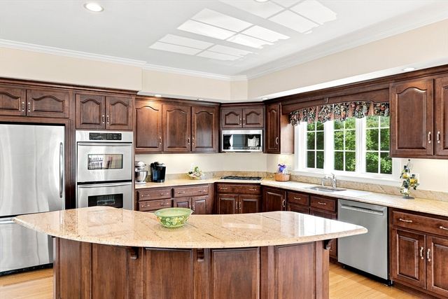 7 Jordyn Lane, Andover, MA 01810