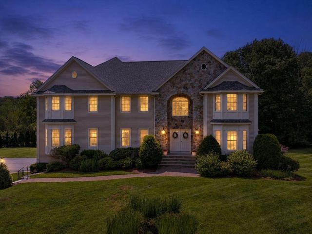 7 Jordyn Lane, Andover, MA 01810