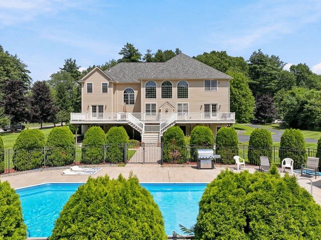 7 Jordyn Lane, Andover, MA 01810