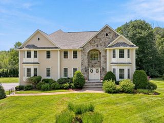7 Jordyn Lane, Andover, MA 01810