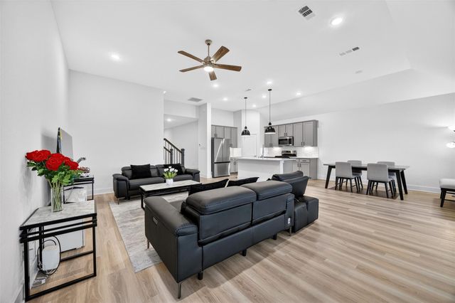 8603 Pier Cove Drive, Cypress, TX 77433