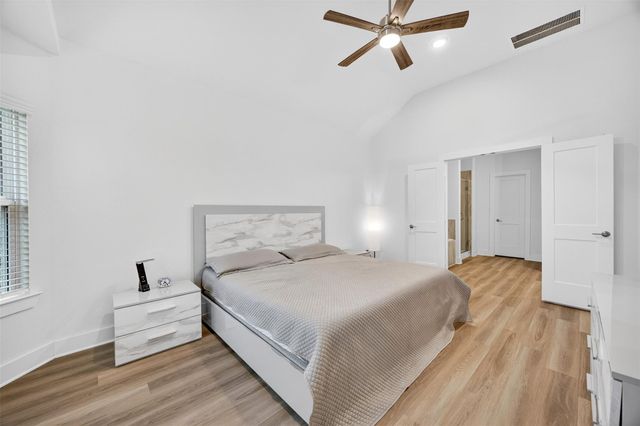 8603 Pier Cove Drive, Cypress, TX 77433