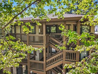 970 Apricot Avenue, Campbell, CA 95008