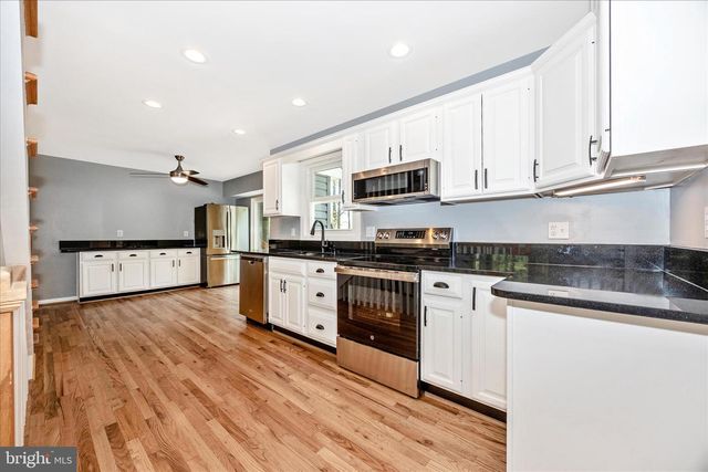 6518 WOODVILLE RD, Mount Airy, MD 21771