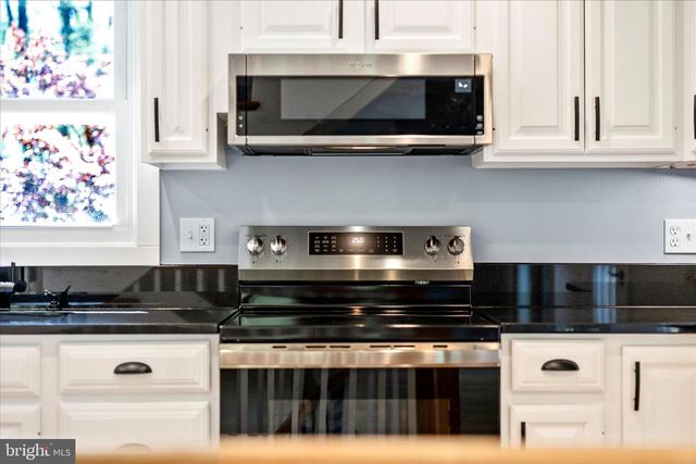 6518 WOODVILLE RD, Mount Airy, MD 21771