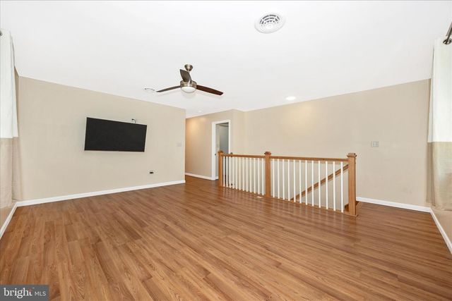 6518 WOODVILLE RD, Mount Airy, MD 21771