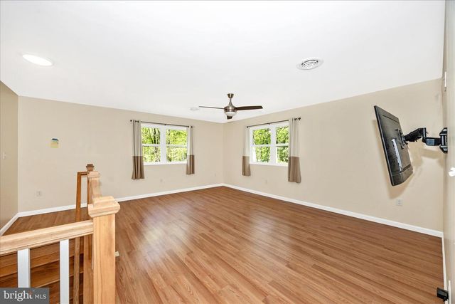 6518 WOODVILLE RD, Mount Airy, MD 21771