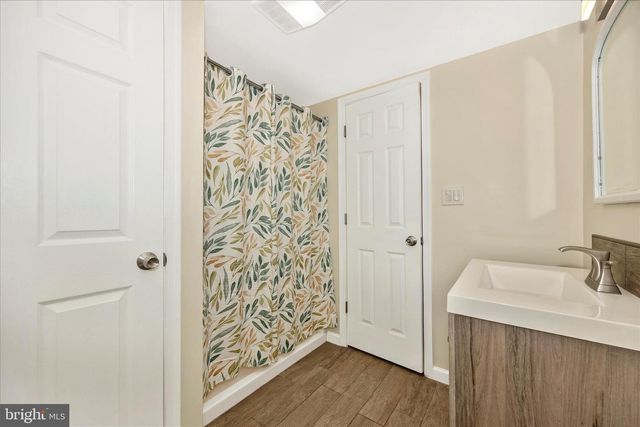 6518 WOODVILLE RD, Mount Airy, MD 21771