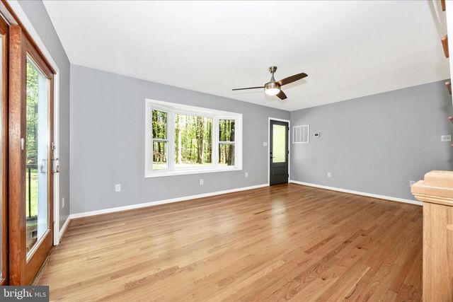 6518 WOODVILLE RD, Mount Airy, MD 21771
