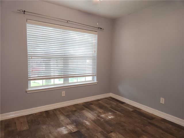 303 Pine Mist Ln., Conroe, TX 77304