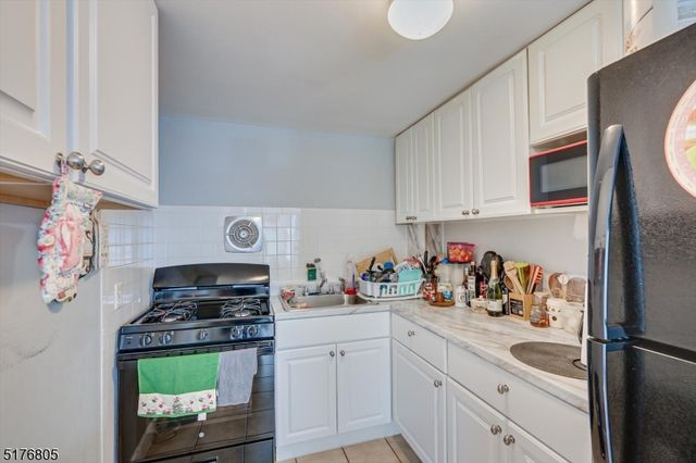 3 E High St, Bound Brook Boro, NJ 08805