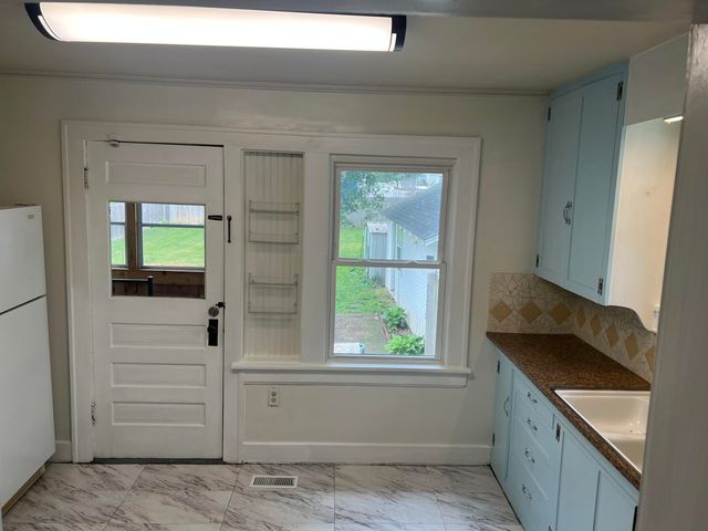 2146 N Franklin Avenue, Springfield, MO 65803
