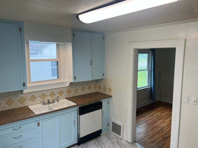 2146 N Franklin Avenue, Springfield, MO 65803