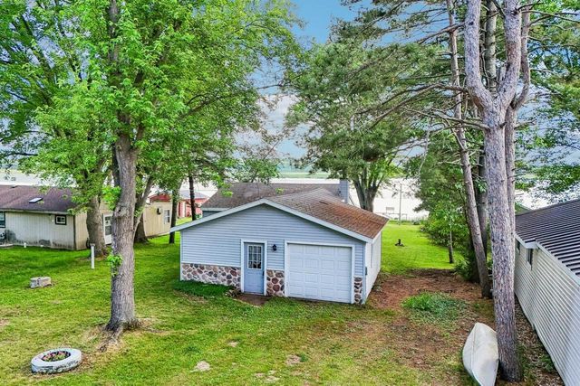N2709 Lakeshore Drive, Montello, WI 53949