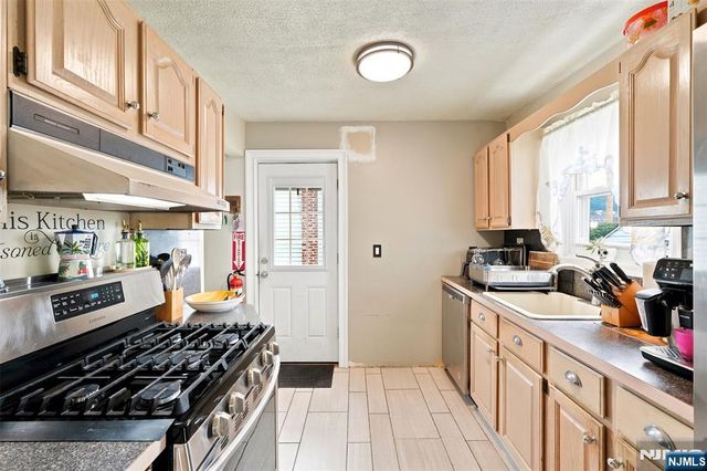 202 Lenox, Paterson, NJ 07502
