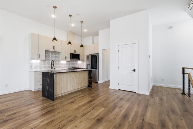 453 W Morphy Street, Fort Worth, TX 76104
