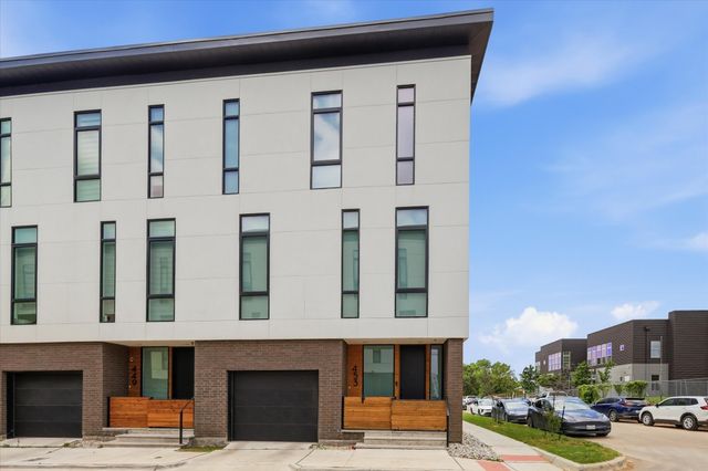 453 W Morphy Street, Fort Worth, TX 76104