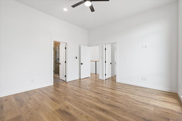 453 W Morphy Street, Fort Worth, TX 76104