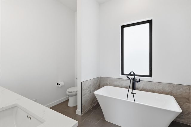 453 W Morphy Street, Fort Worth, TX 76104