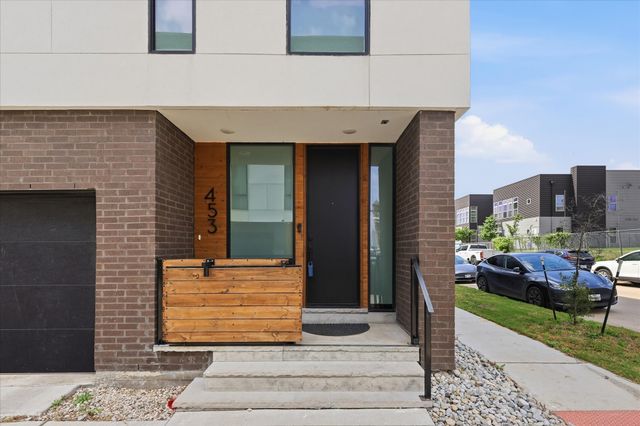 453 W Morphy Street, Fort Worth, TX 76104