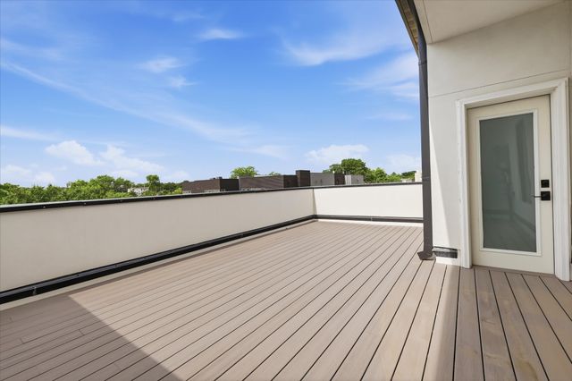 453 W Morphy Street, Fort Worth, TX 76104