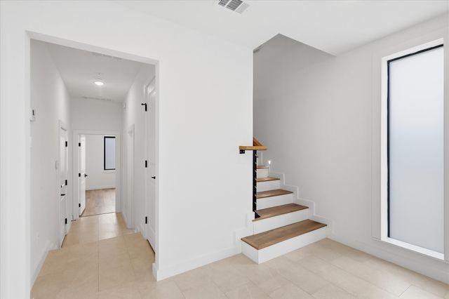 453 W Morphy Street, Fort Worth, TX 76104