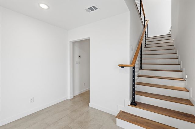 453 W Morphy Street, Fort Worth, TX 76104