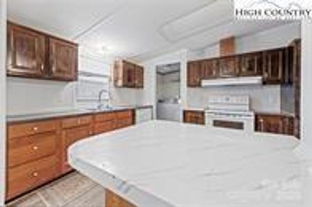 111 Oxford Lane 1, Blowing Rock, NC 28605