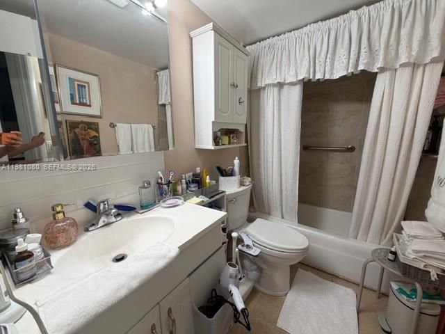 7403 SW 82nd St 212N, Miami, FL 33143