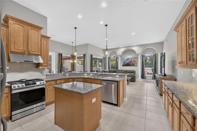 111 FALLING WATER DRIVE, Brandon, FL 33511