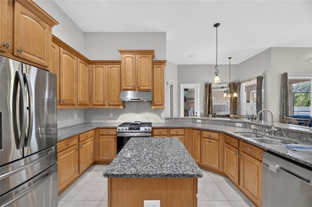 111 FALLING WATER DRIVE, Brandon, FL 33511
