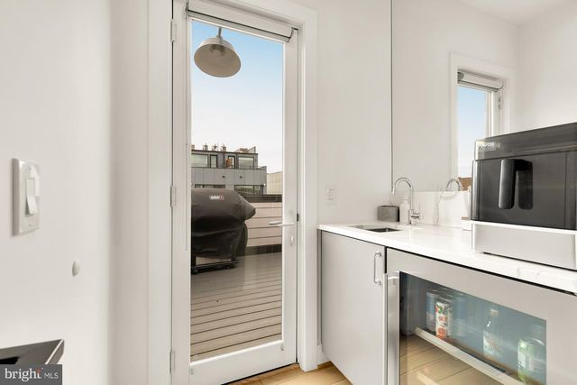 2234 11th St NW Unit 302, Washington, DC 20001