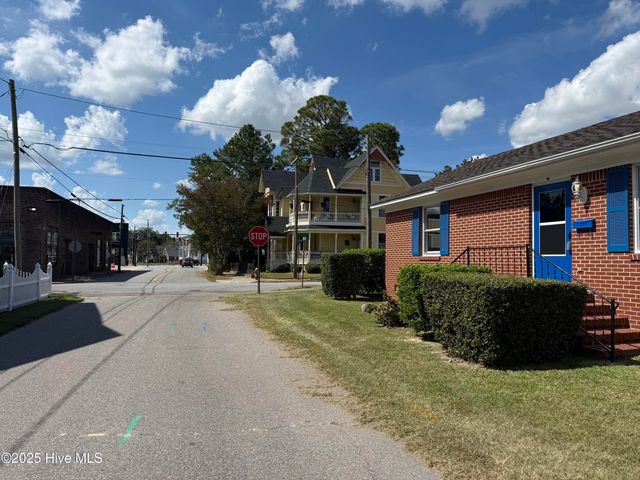 203 E Grubb Street, Hertford, NC 27944