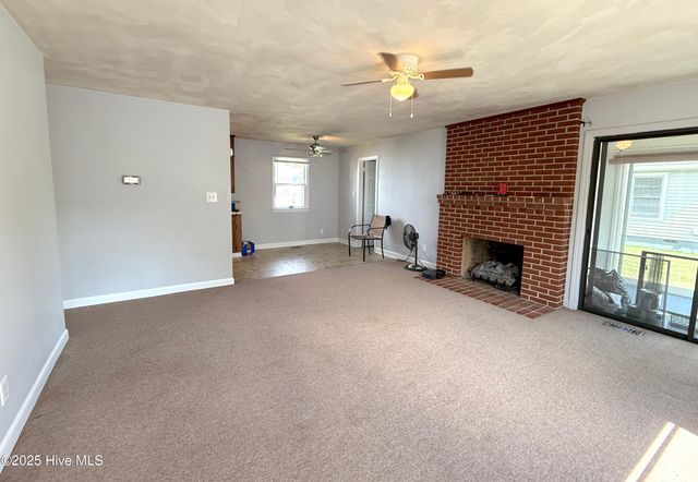 203 E Grubb Street, Hertford, NC 27944