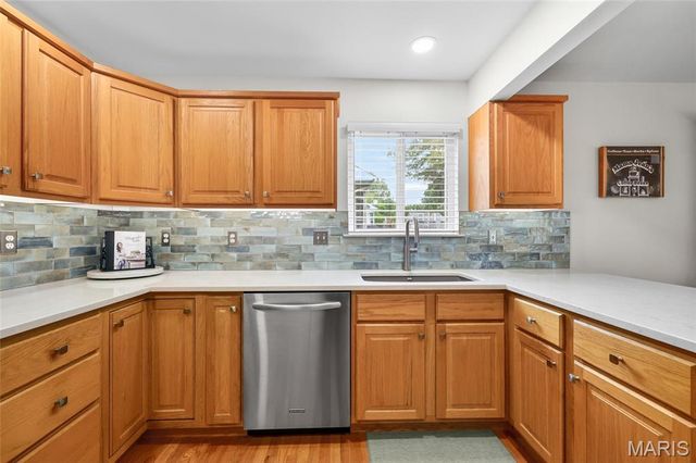 806 Conch Terrace, Lake St Louis, MO 63367