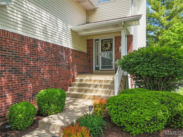 806 Conch Terrace, Lake St Louis, MO 63367