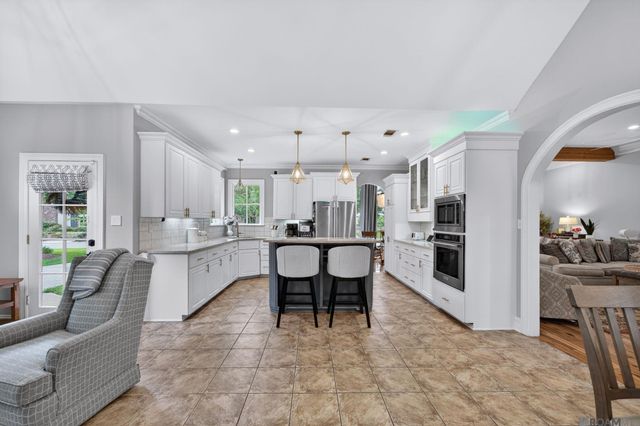 36194 Bluff Oaks Ave, Prairieville, LA 70769