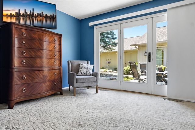 21300 Oak Bark Trail 9, Strongsville, OH 44149