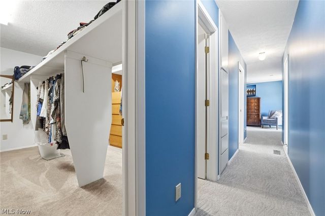 21300 Oak Bark Trail 9, Strongsville, OH 44149