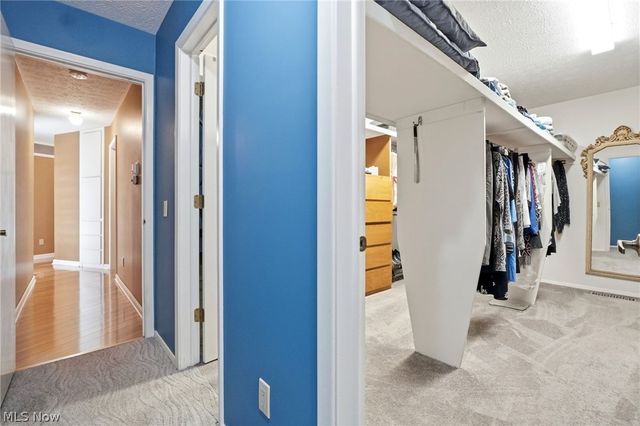 21300 Oak Bark Trail 9, Strongsville, OH 44149
